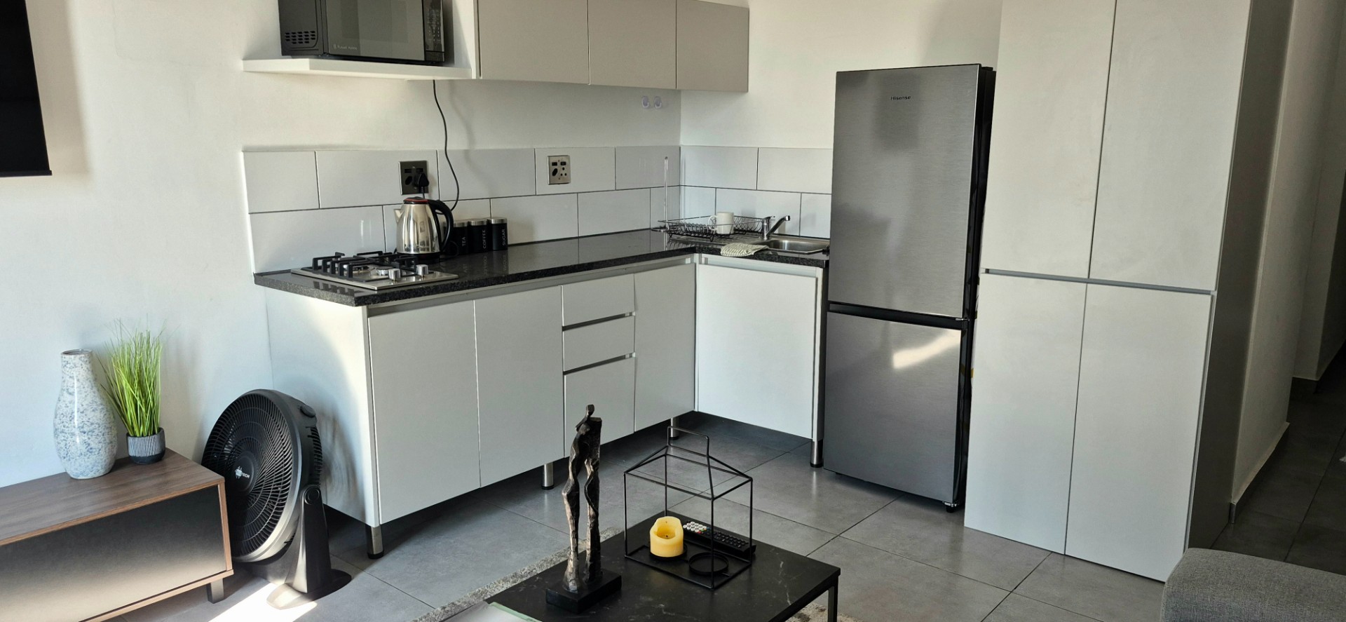 Immaculate Fully Furnished Bachelor's 7th Floor Apartment to Rent at The Base, Ferndale