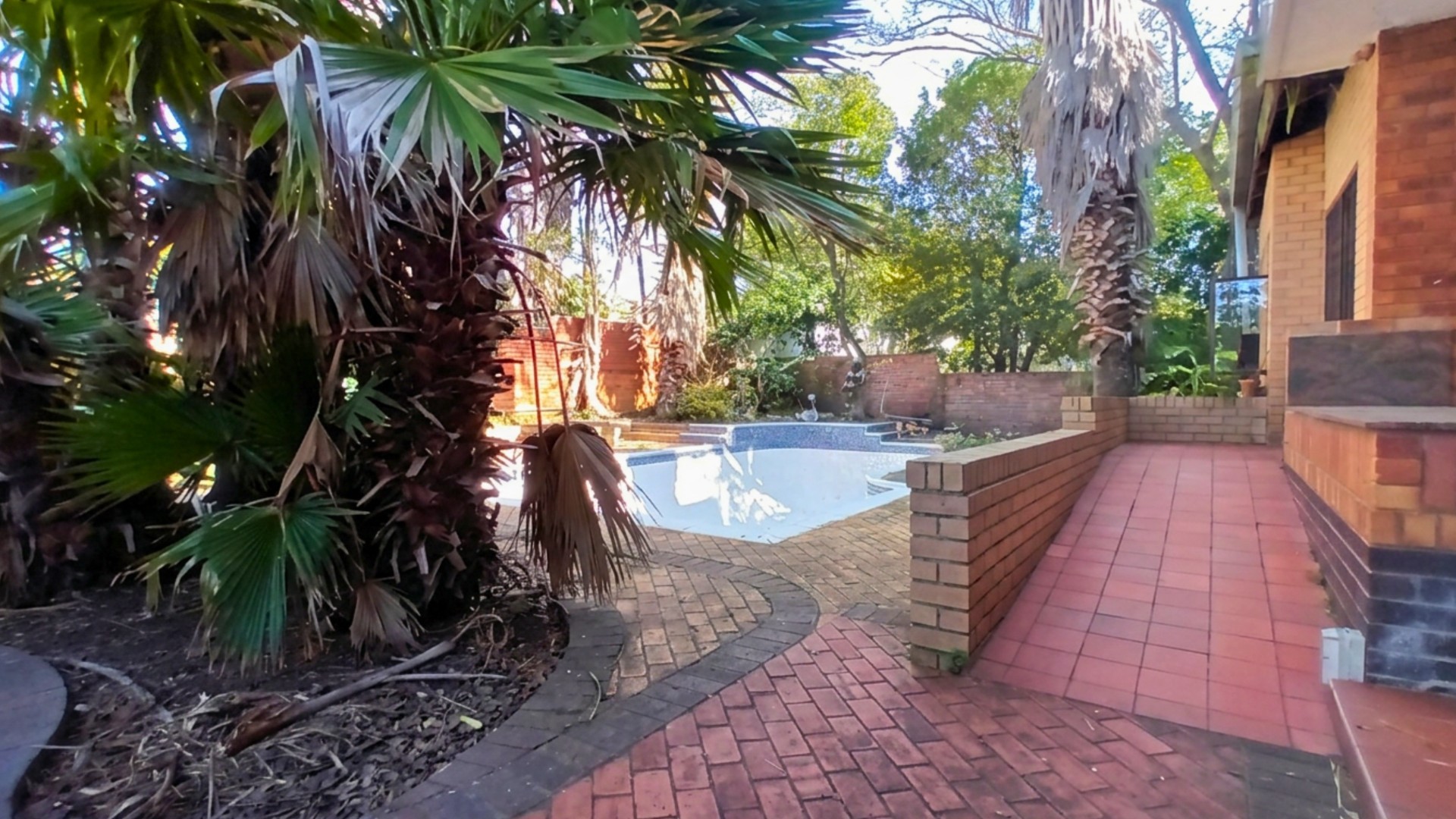 Exceptional Property with Versatile Accommodation Potential in Selborne