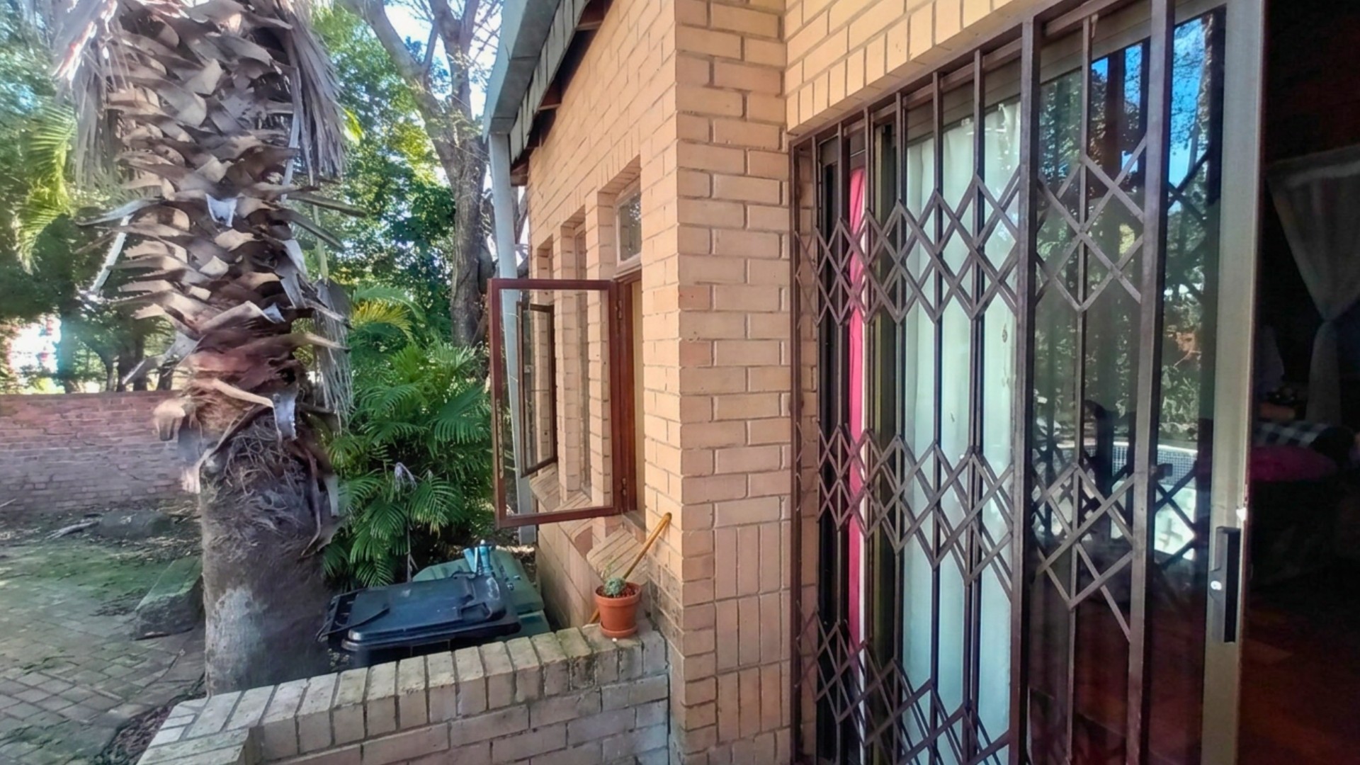 Exceptional Property with Versatile Accommodation Potential in Selborne
