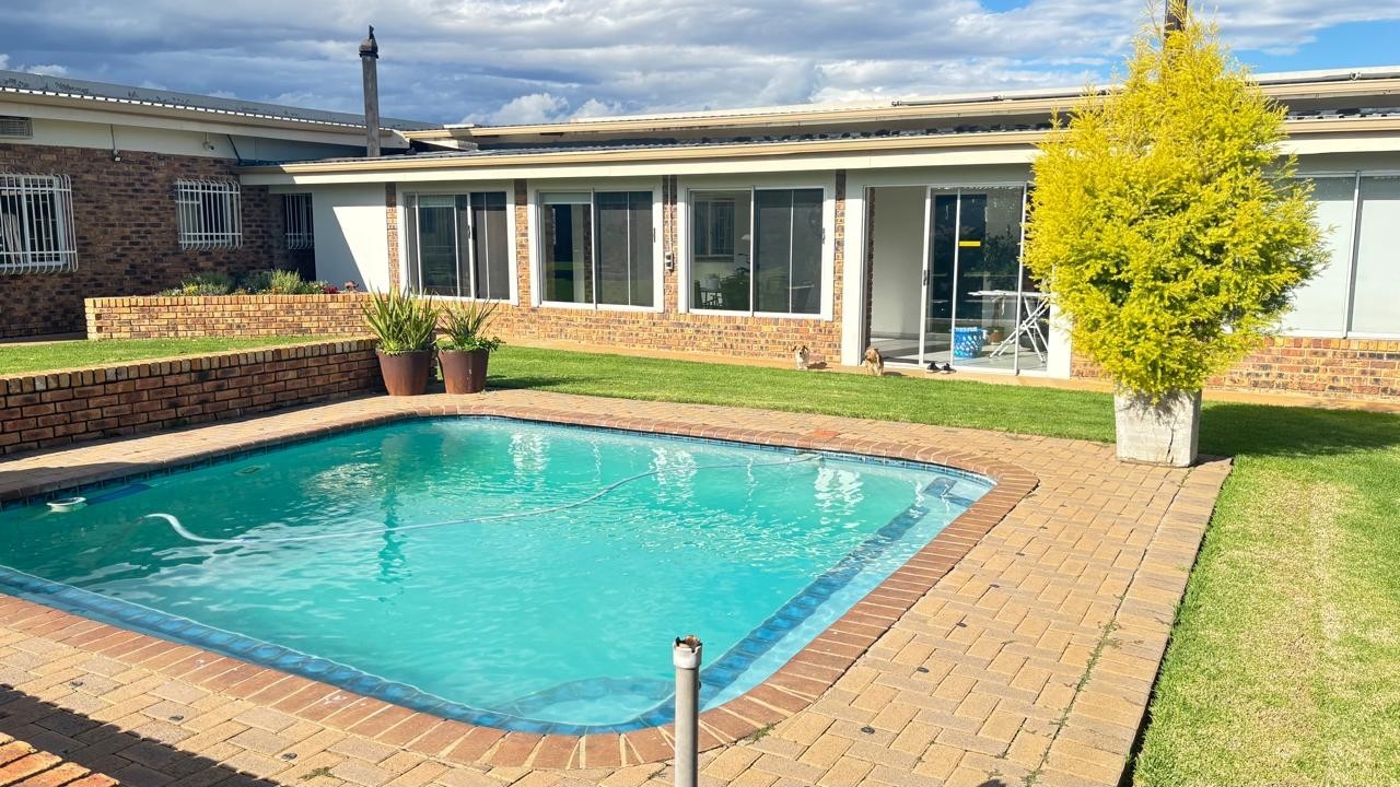 Small Holding for sale in Ebner On Vaal, Vanderbijlpark, 859 m²