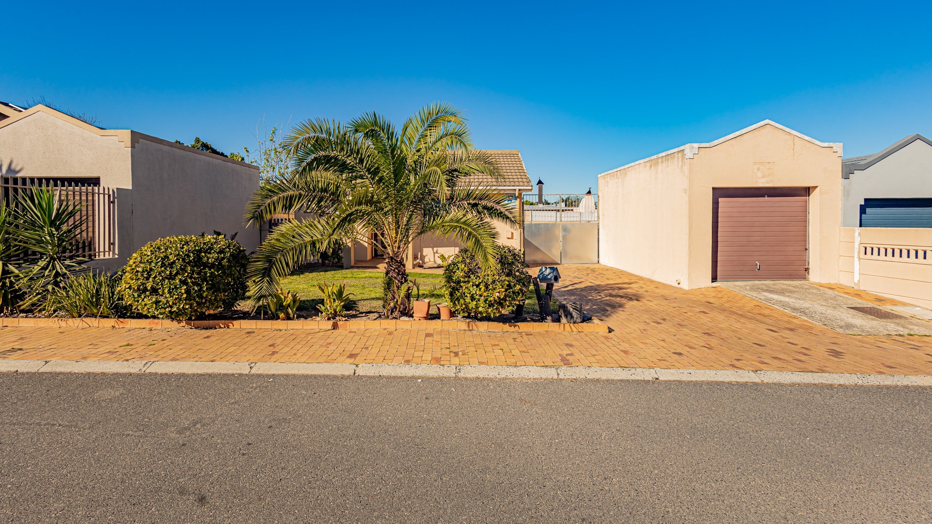 Secure Living in De Tuin - The Perfect Starter or Downsizer!