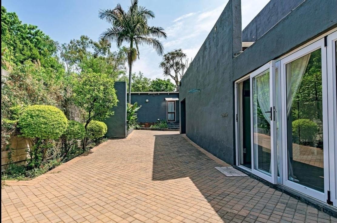 Batchelor to Rent in Lyndhurst, Johannesburg