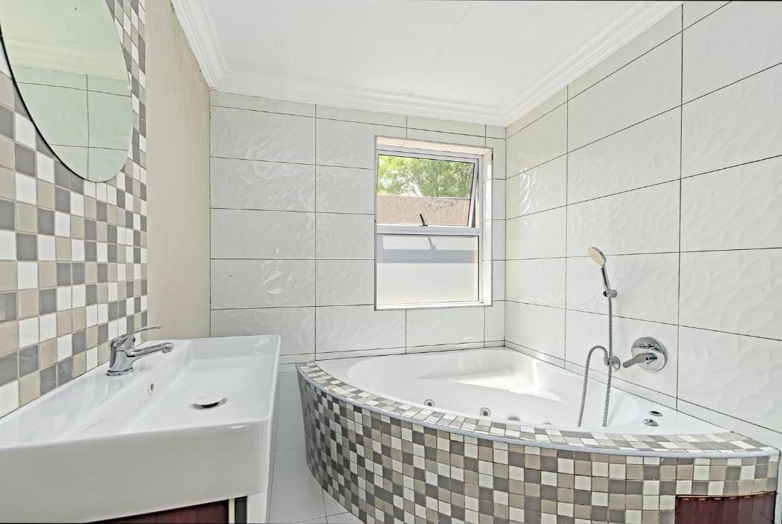 Batchelor to Rent in Lyndhurst, Johannesburg