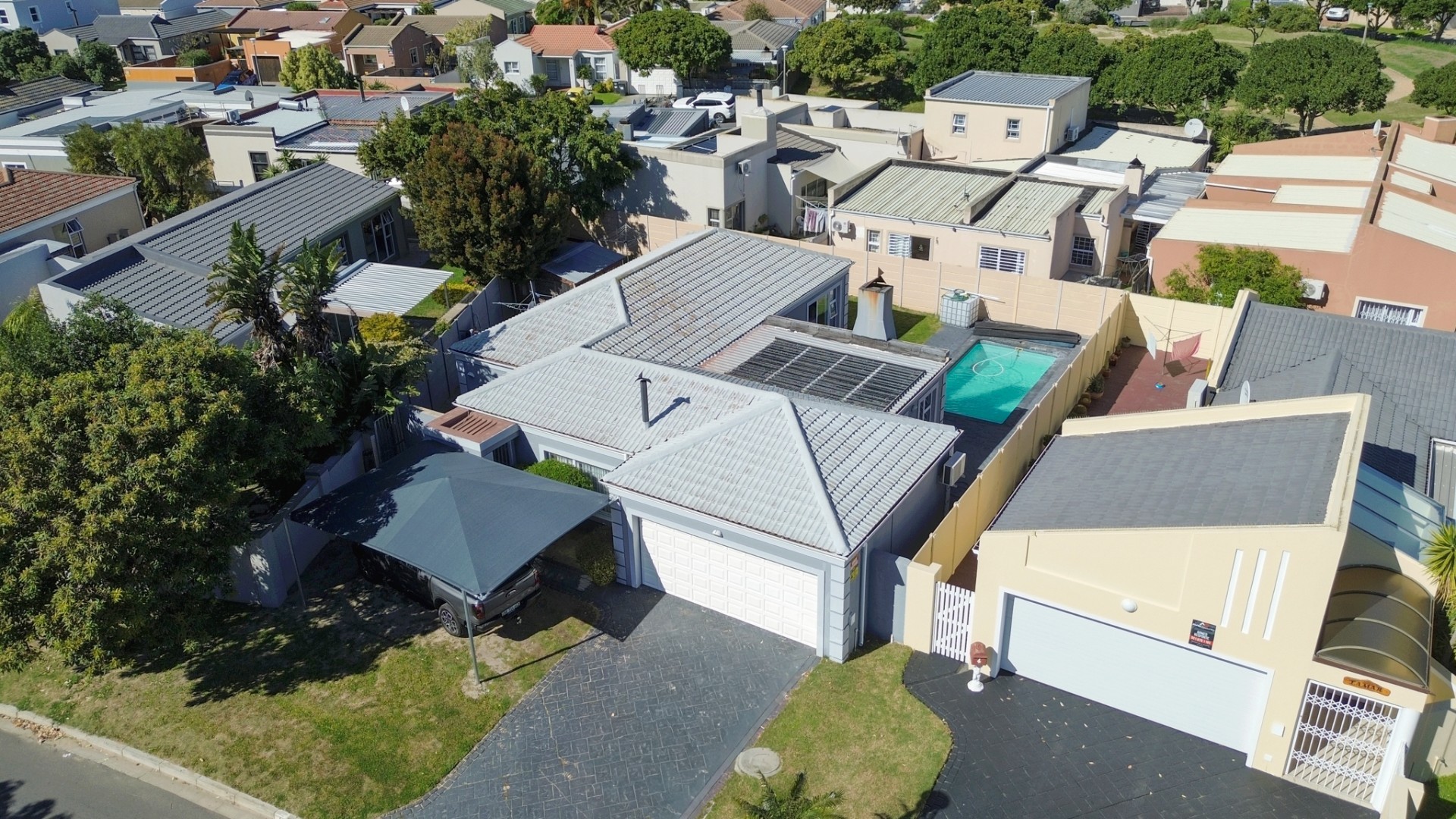 3 Bedroom Entertainer’s Home with Study + Pool