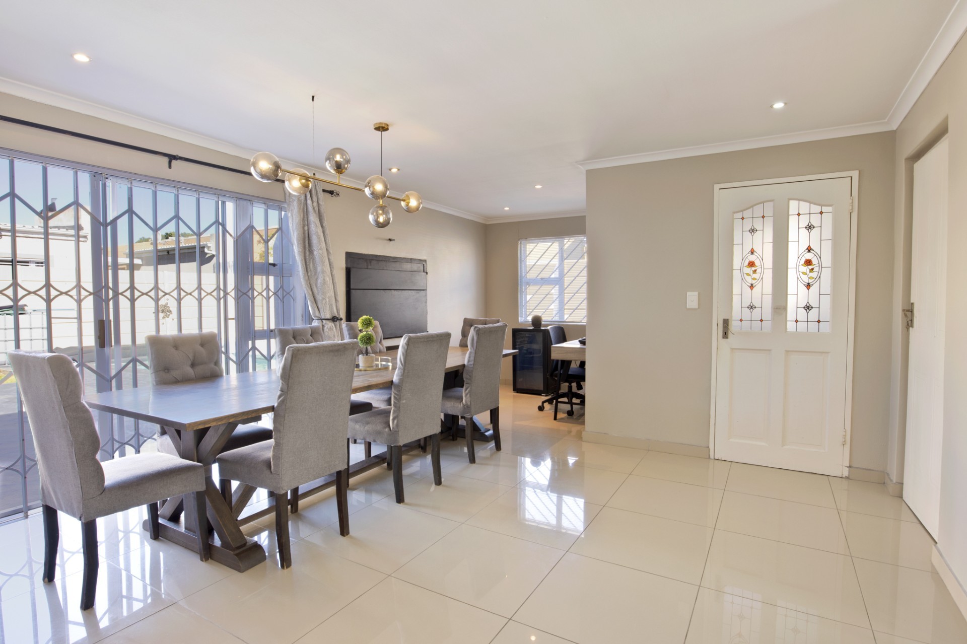 3 Bedroom Entertainer’s Home with Study + Pool