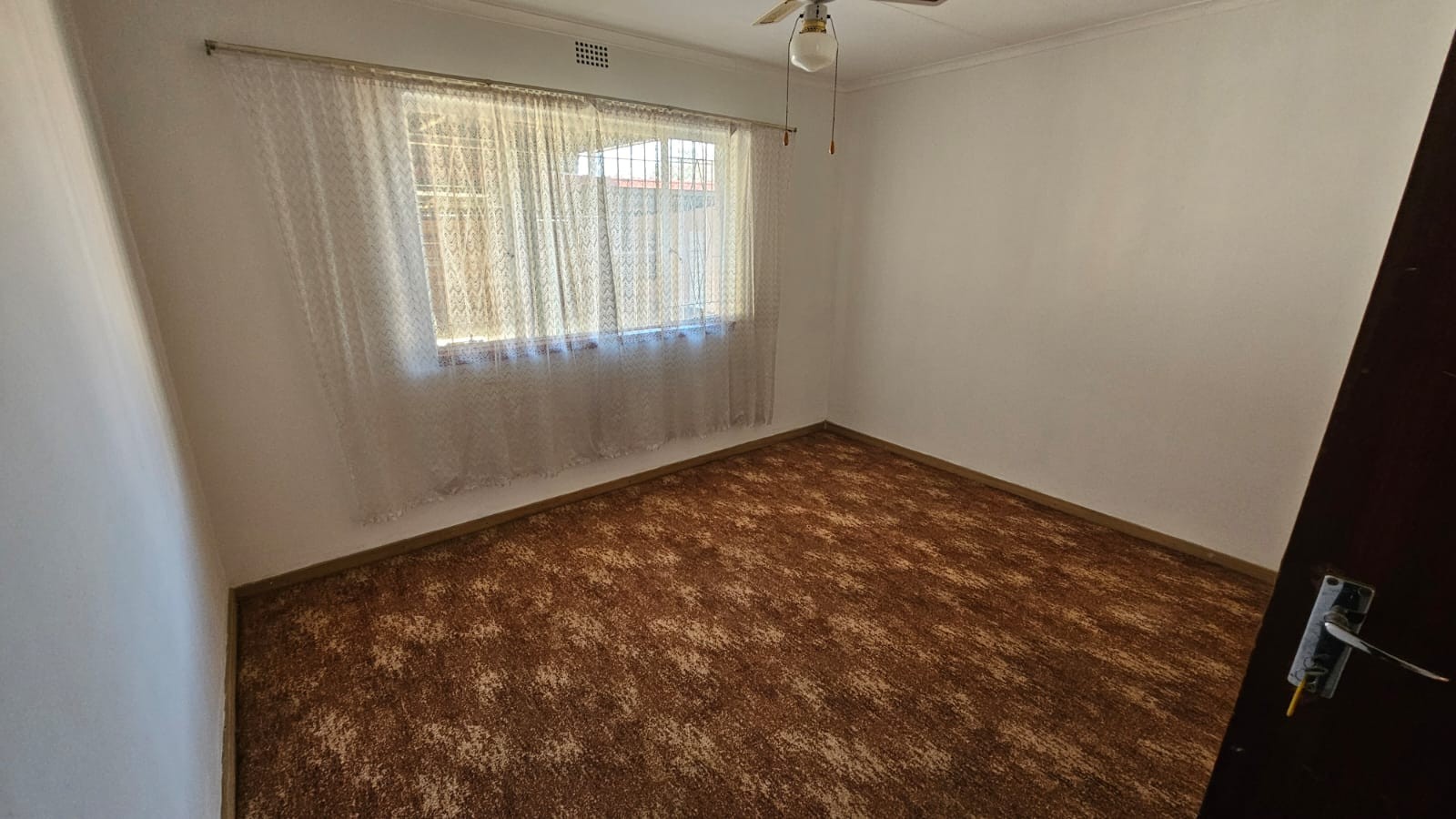 Spacious 4 Bedroom Family Home To Let