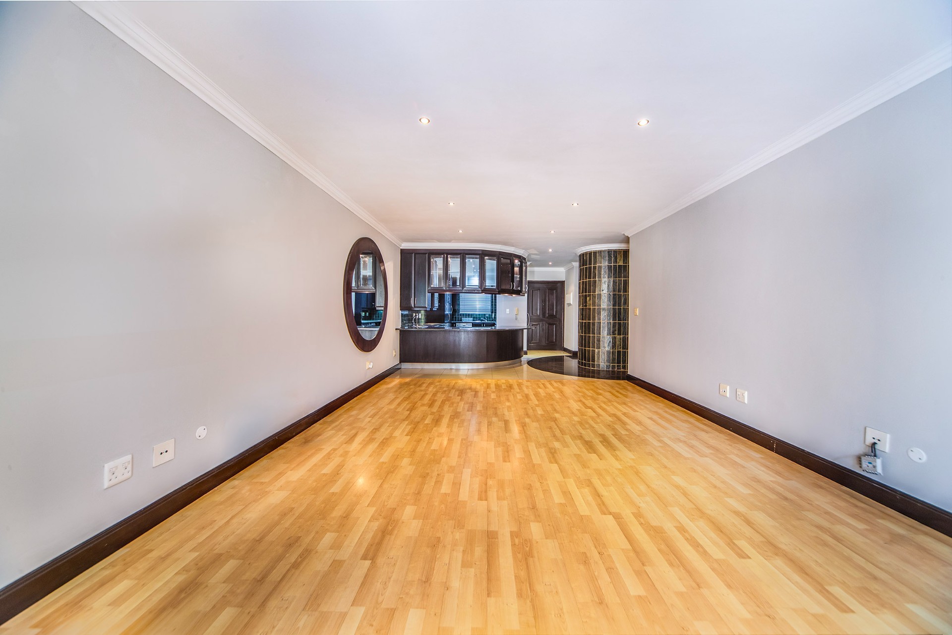 Gorgeous, spacious corner apartment in prime location