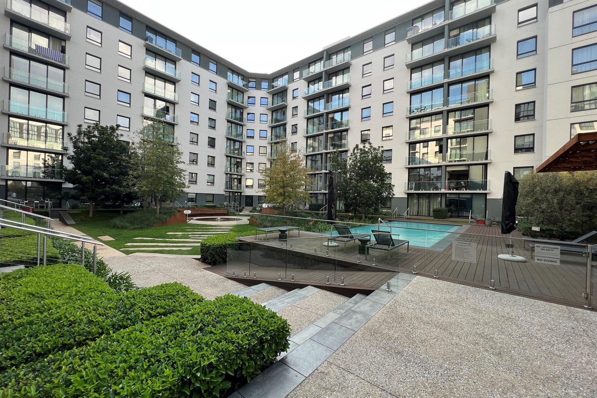 Luxury Studio Apartment in One on Whiteley in Melrose Arch
