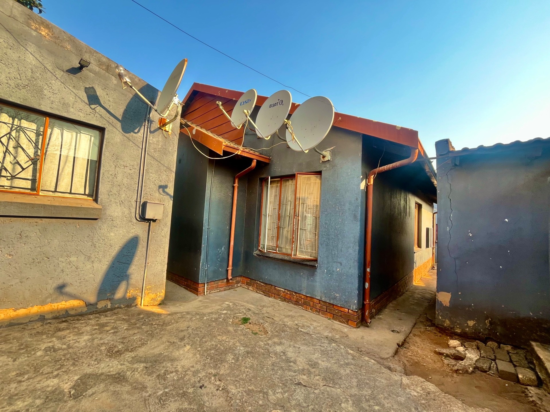 House For Sale in Hospital View, Tembisa