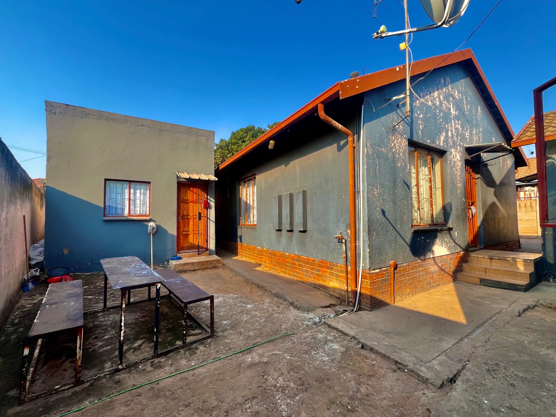House For Sale in Hospital View, Tembisa