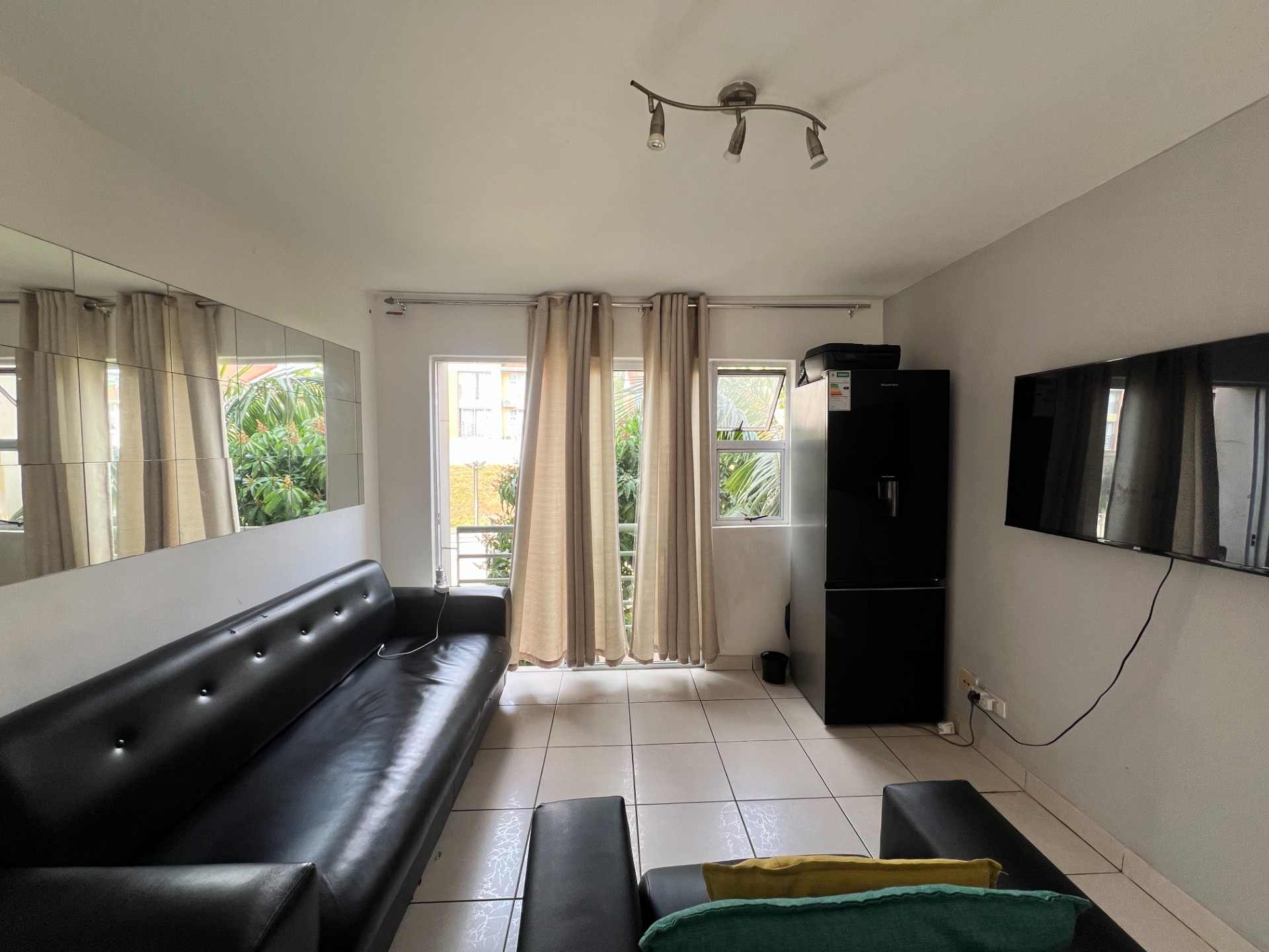 2 Bedroom Apartment To Rent in Morningside, Durban, KwaZulu-Natal