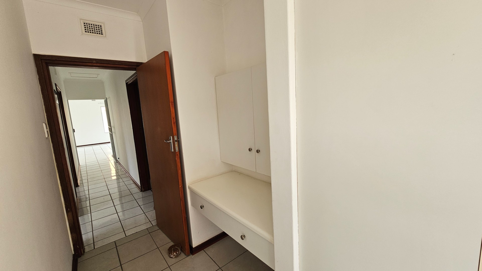 Beautifully Presented Move In Ready Home with Flatlet in a Prime Coastal Location