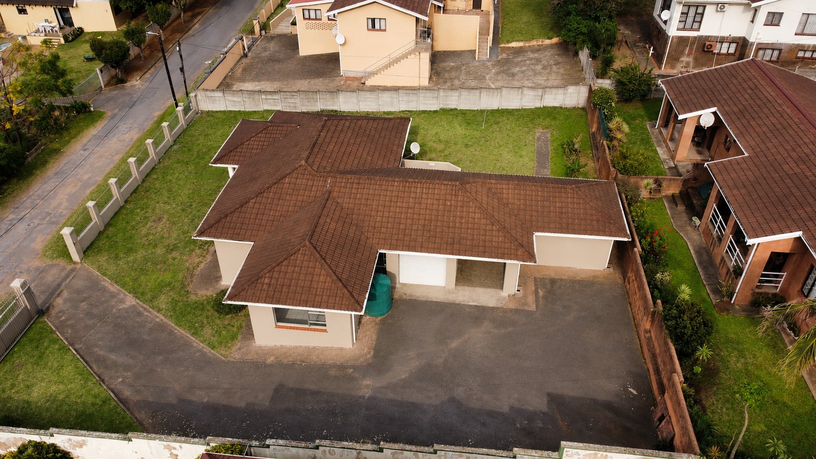 Beautifully Presented Move In Ready Home with Flatlet in a Prime Coastal Location