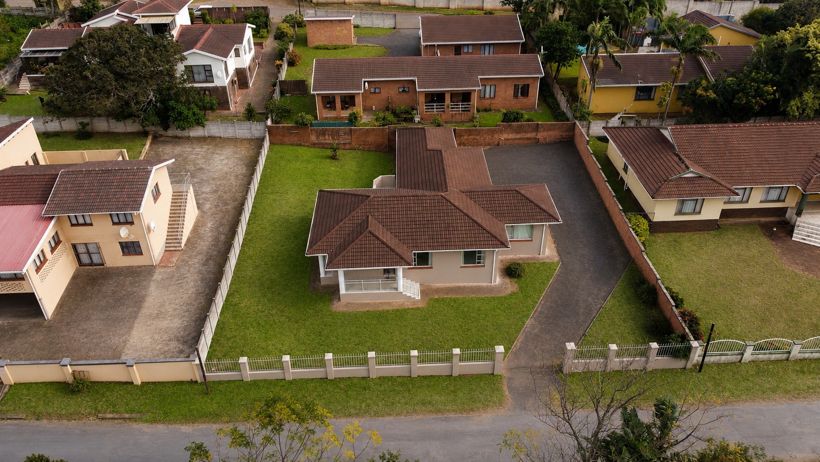 Beautifully Presented Move In Ready Home with Flatlet in a Prime Coastal Location