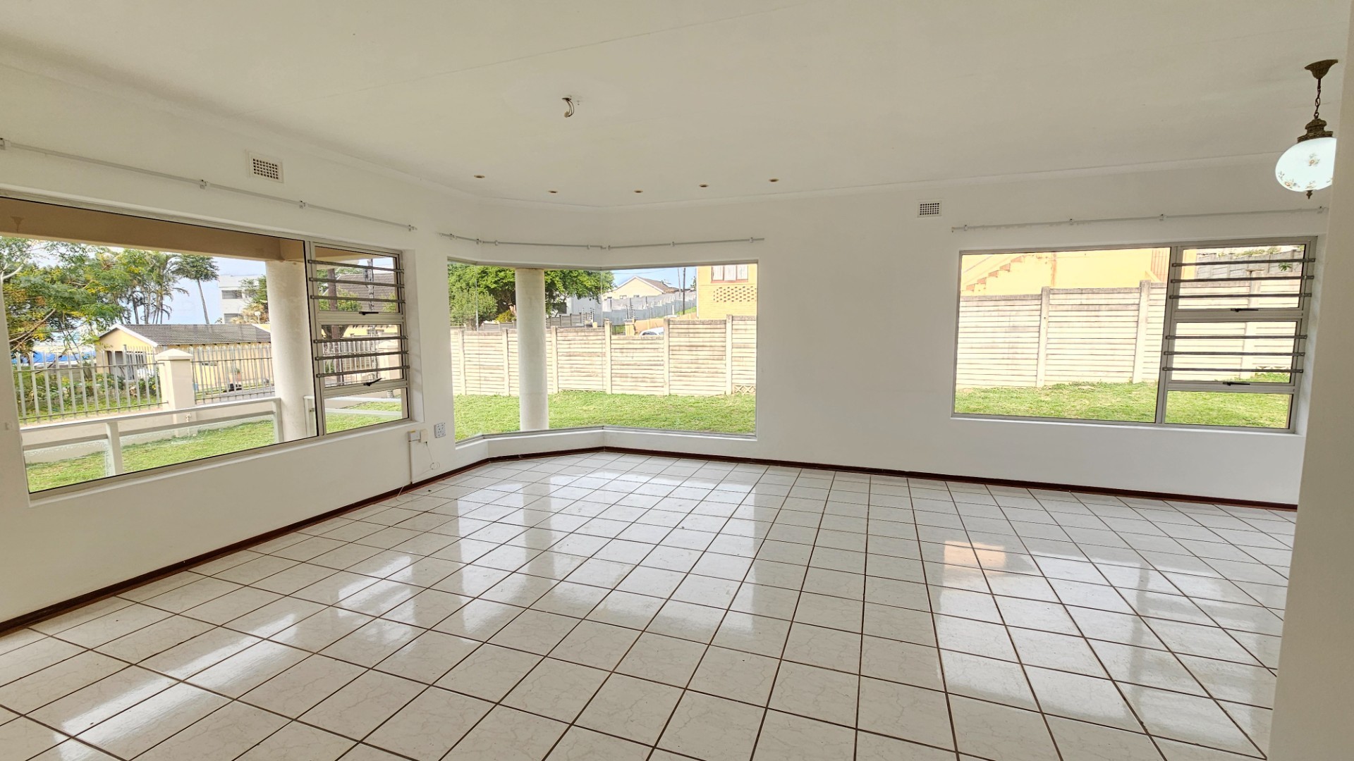 Beautifully Presented Move In Ready Home with Flatlet in a Prime Coastal Location