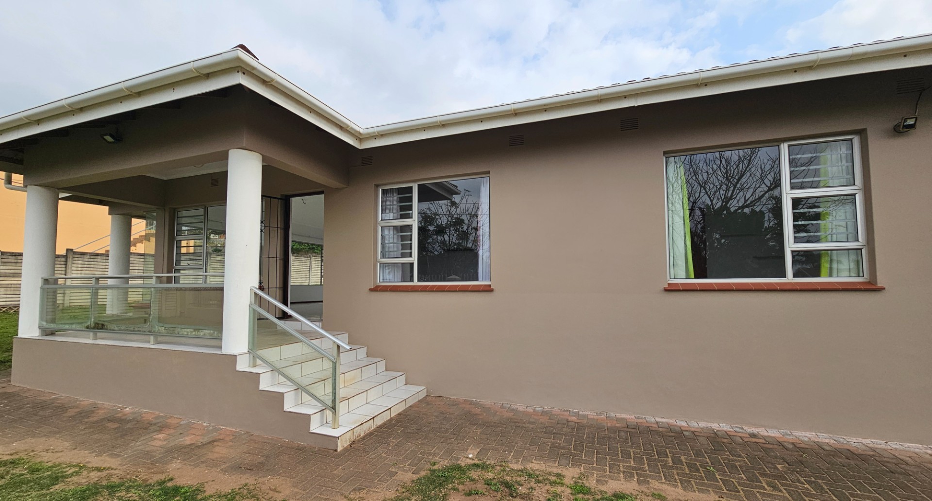 Beautifully Presented Move In Ready Home with Flatlet in a Prime Coastal Location