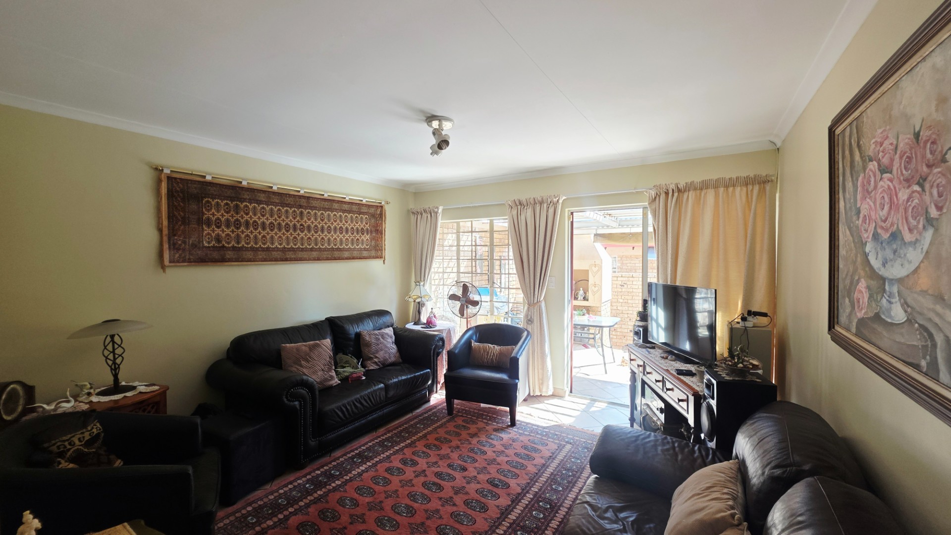 Townhouse To Rent in Magalieskruin, Pretoria