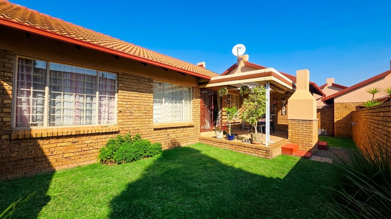 Townhouse To Rent in Magalieskruin, Pretoria