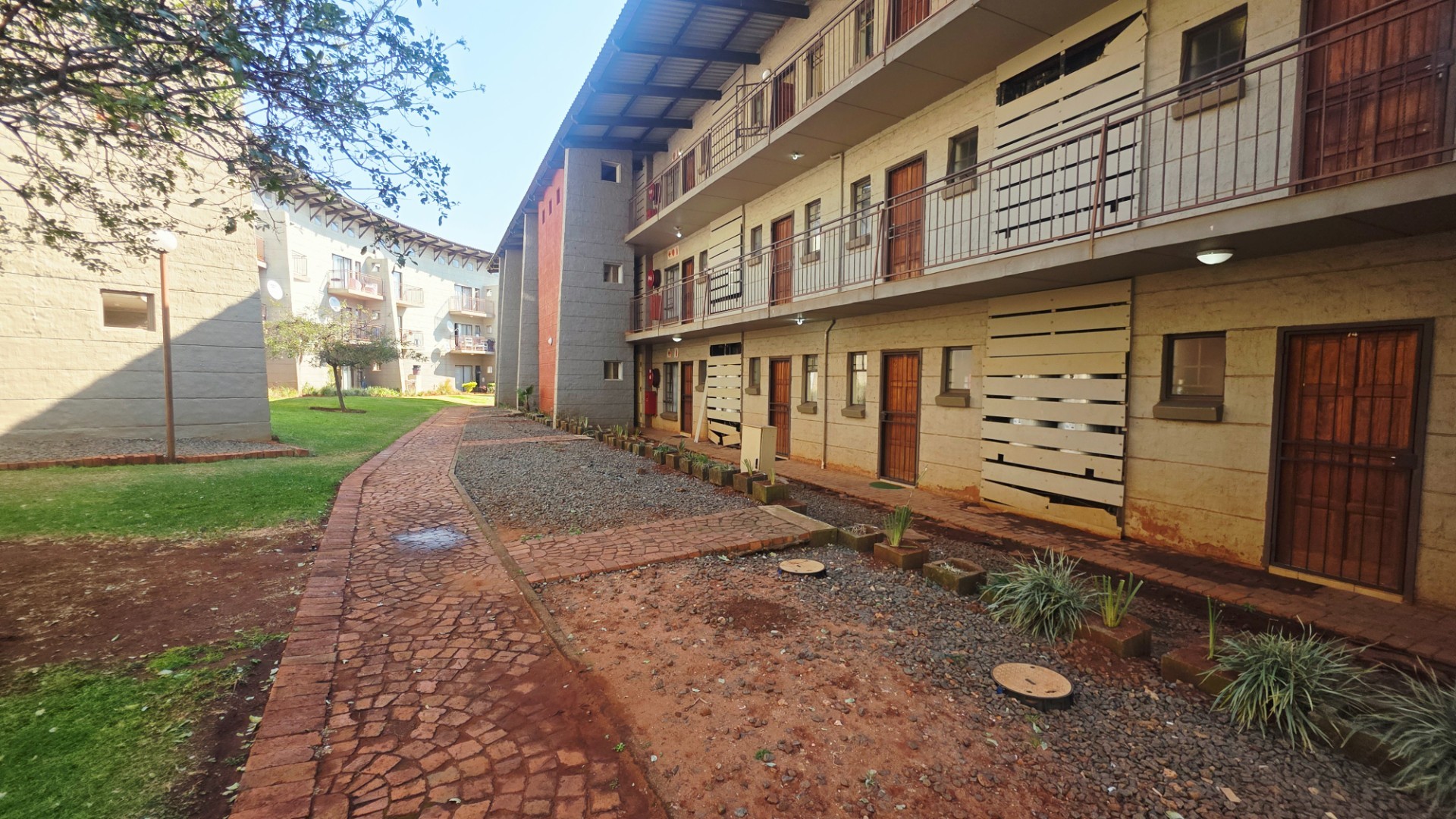 Apartment For Sale in Dorandia, Pretoria