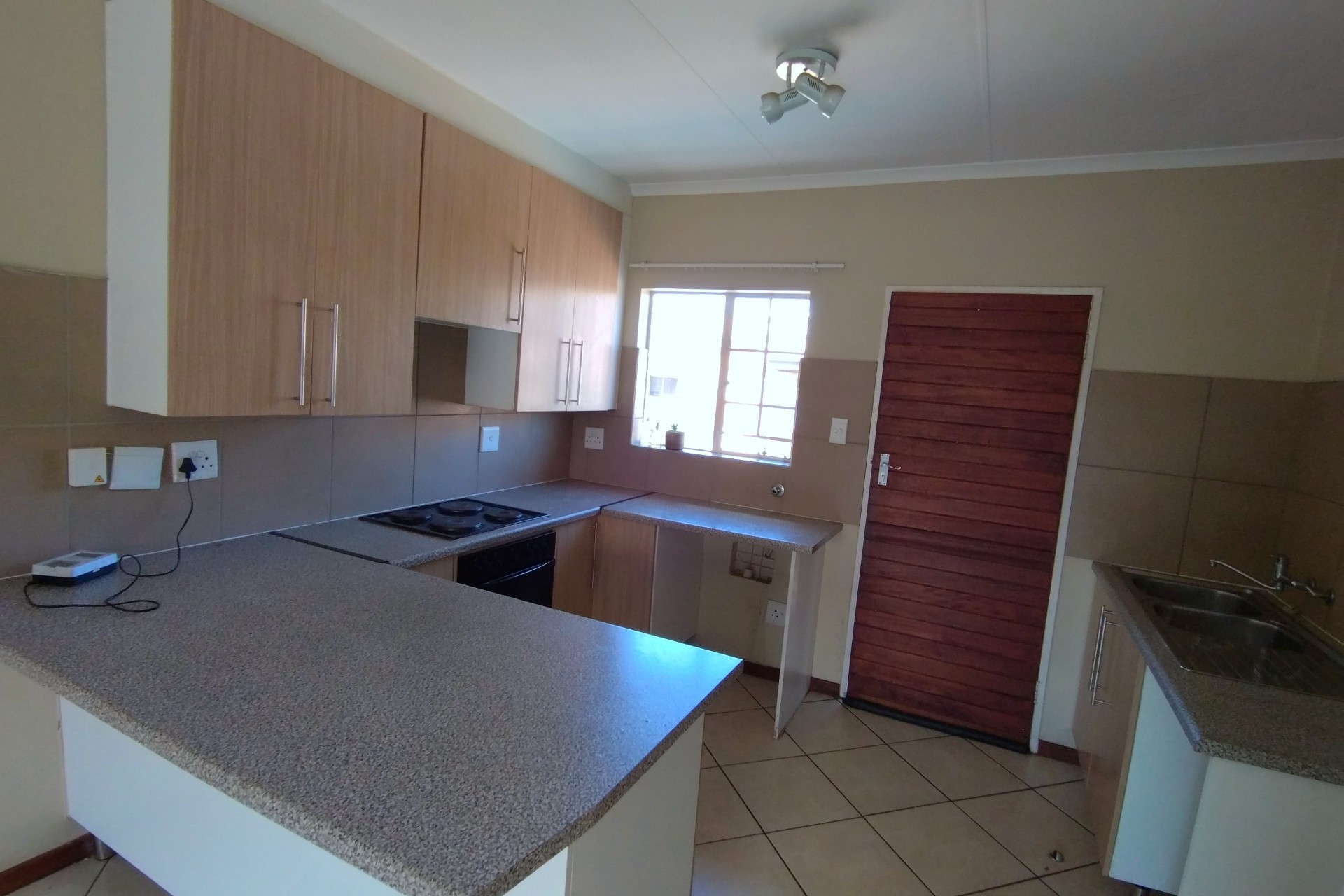 2 Bedroom Apartment To Rent in Monavoni, Centurion