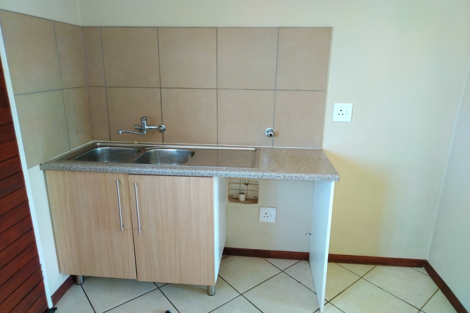 2 Bedroom Apartment To Rent in Monavoni, Centurion