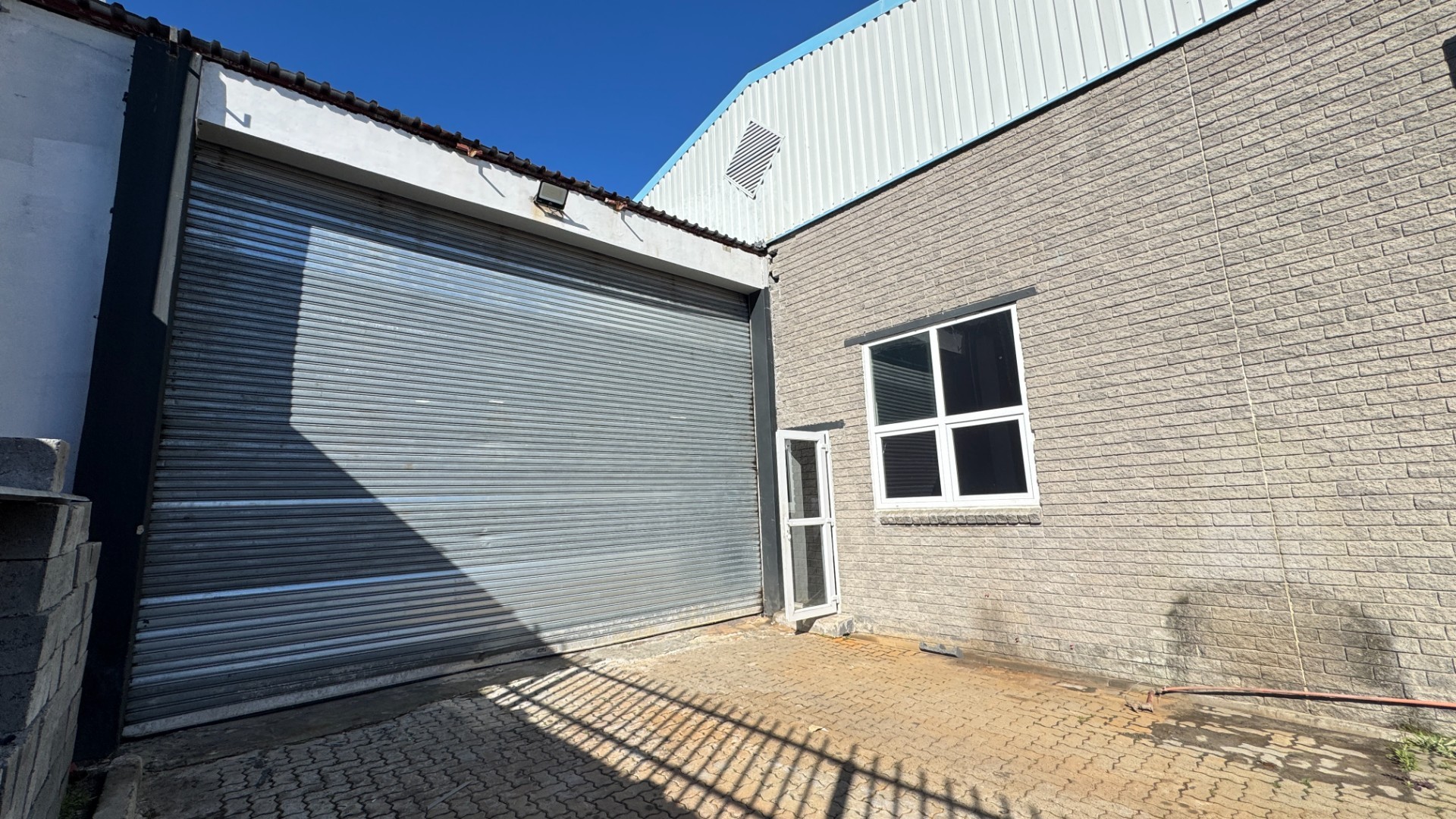 1,100m² Industrial Warehouse To Let | Killarney Gardens | Cape Town