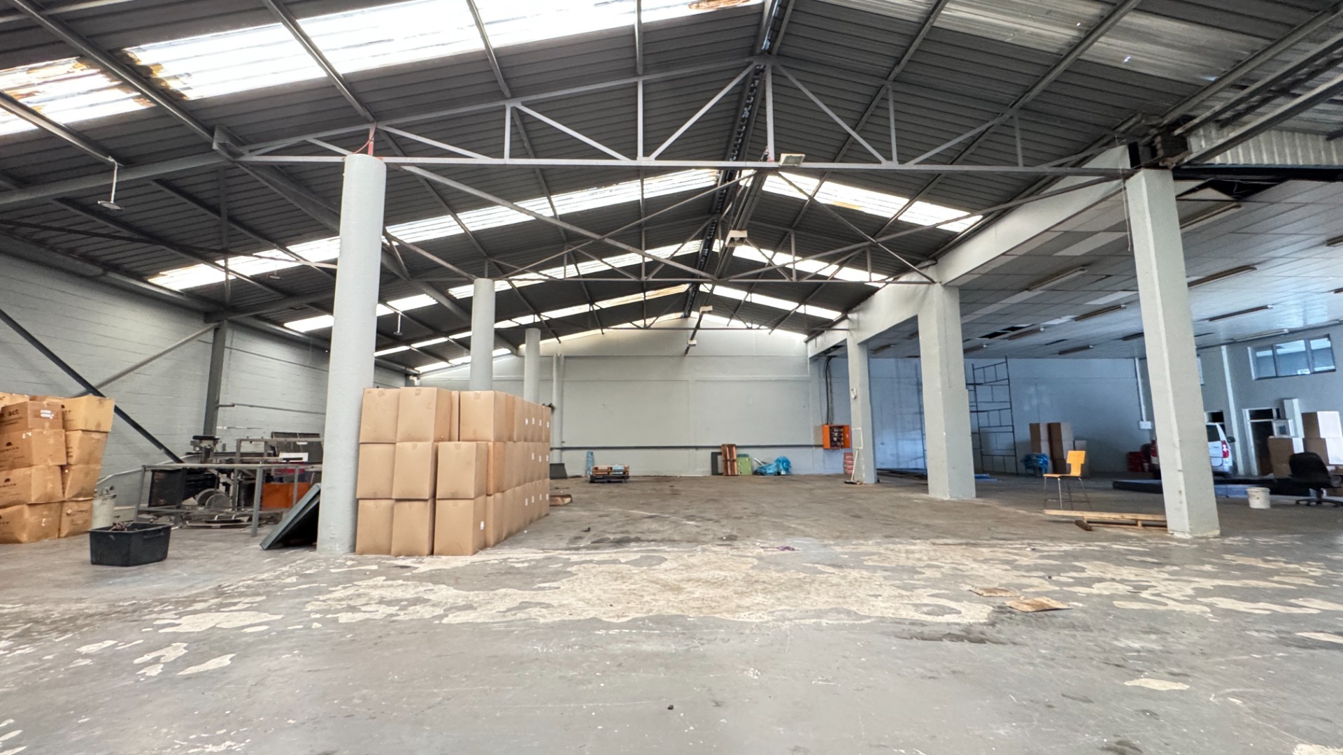 1,100m² Industrial Warehouse To Let | Killarney Gardens | Cape Town
