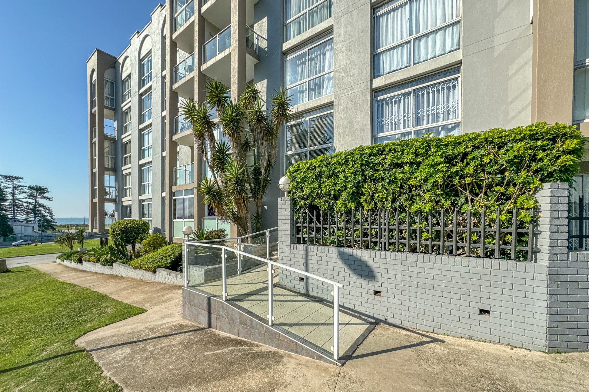 Apartment For Sale in Clarendon Marine, Port Elizabeth