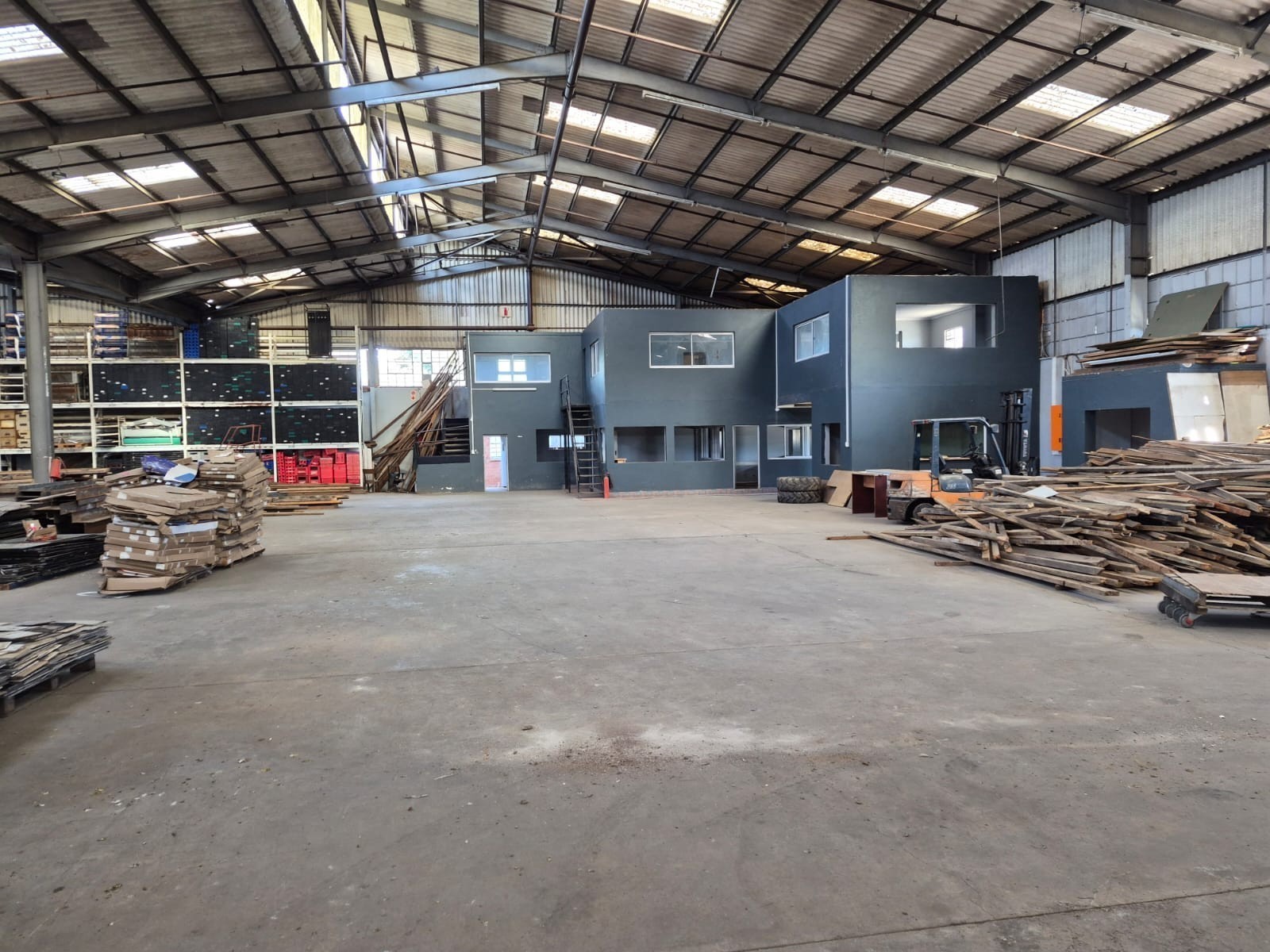 Warehouse To Rent in Uitenhage Central, Uitenhage