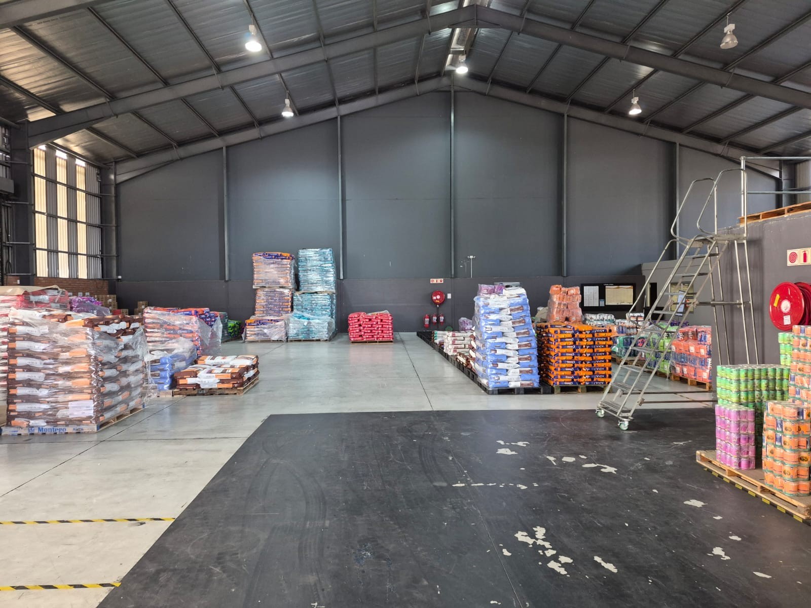 Warehouse To Rent in Greenbushes Industrial Park, Greenbushes, Port Elizabeth