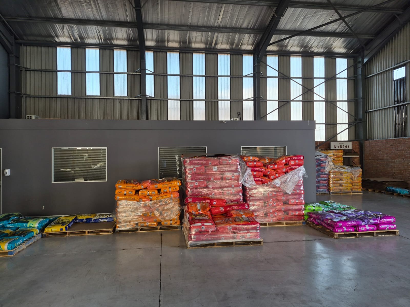 Warehouse To Rent in Greenbushes Industrial Park, Greenbushes, Port Elizabeth