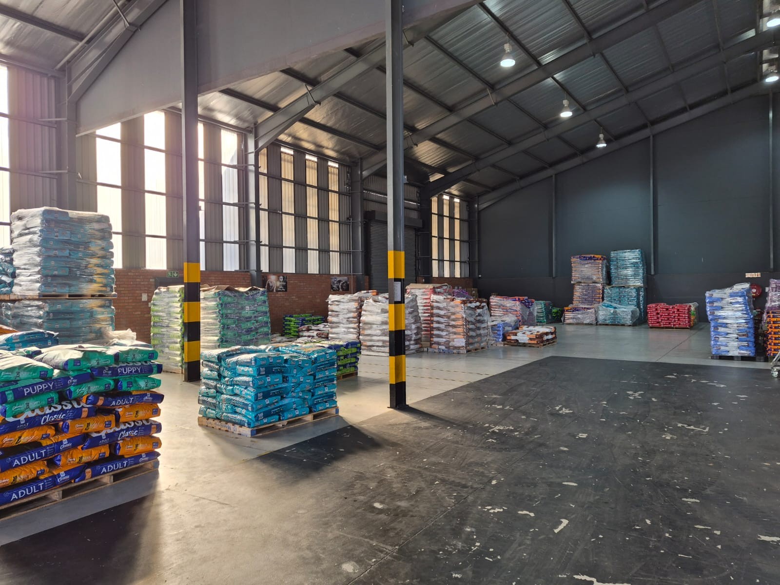 Warehouse To Rent in Greenbushes Industrial Park, Greenbushes, Port Elizabeth