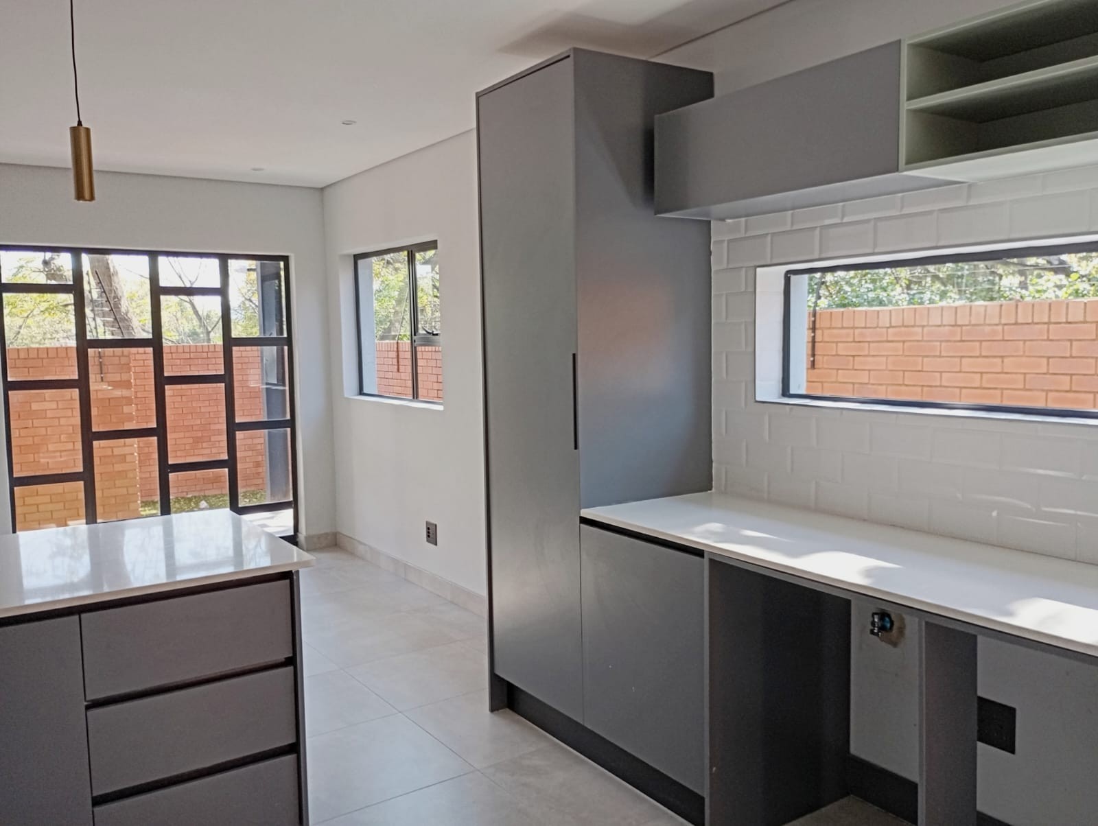 LUXURY 3 BED 3 BATH DUPLEX TOWNHOUSE TO LET