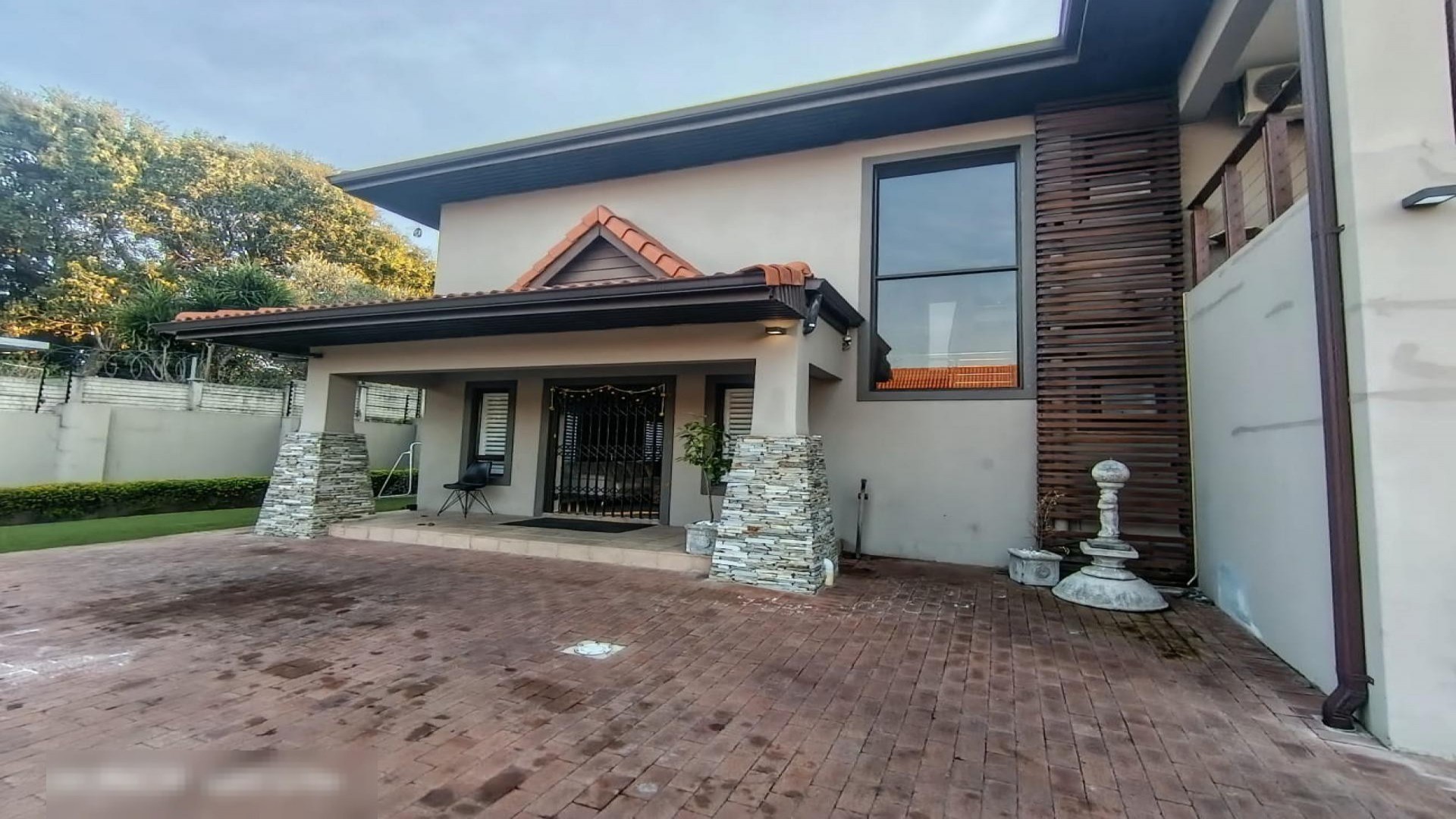 Townhouse for sale in Escombe, Queensburgh, KwaZulu Natal, 346 m²