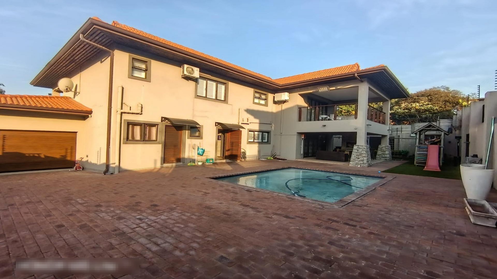 Townhouse for sale in Escombe, Queensburgh, KwaZulu Natal, 346 m²