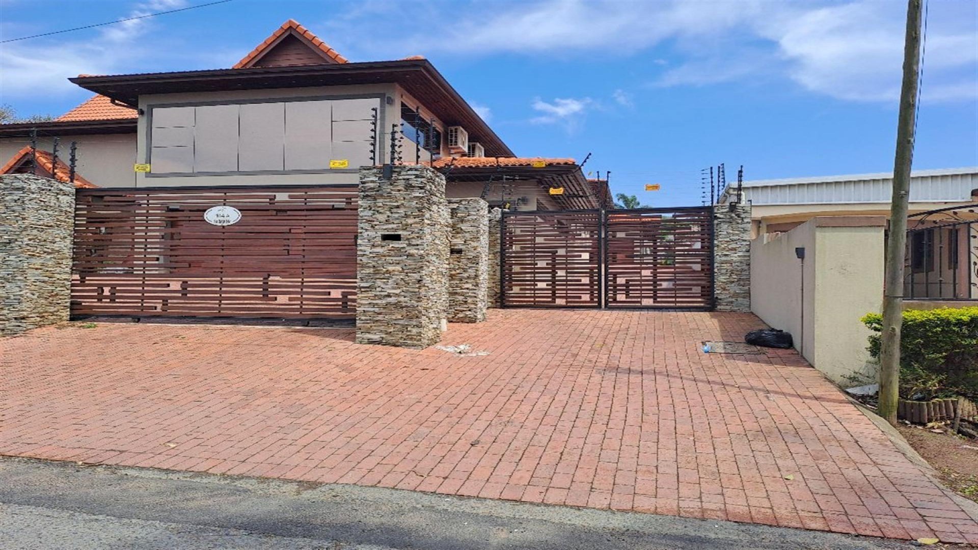 Townhouse for sale in Escombe, Queensburgh, KwaZulu Natal, 346 m²