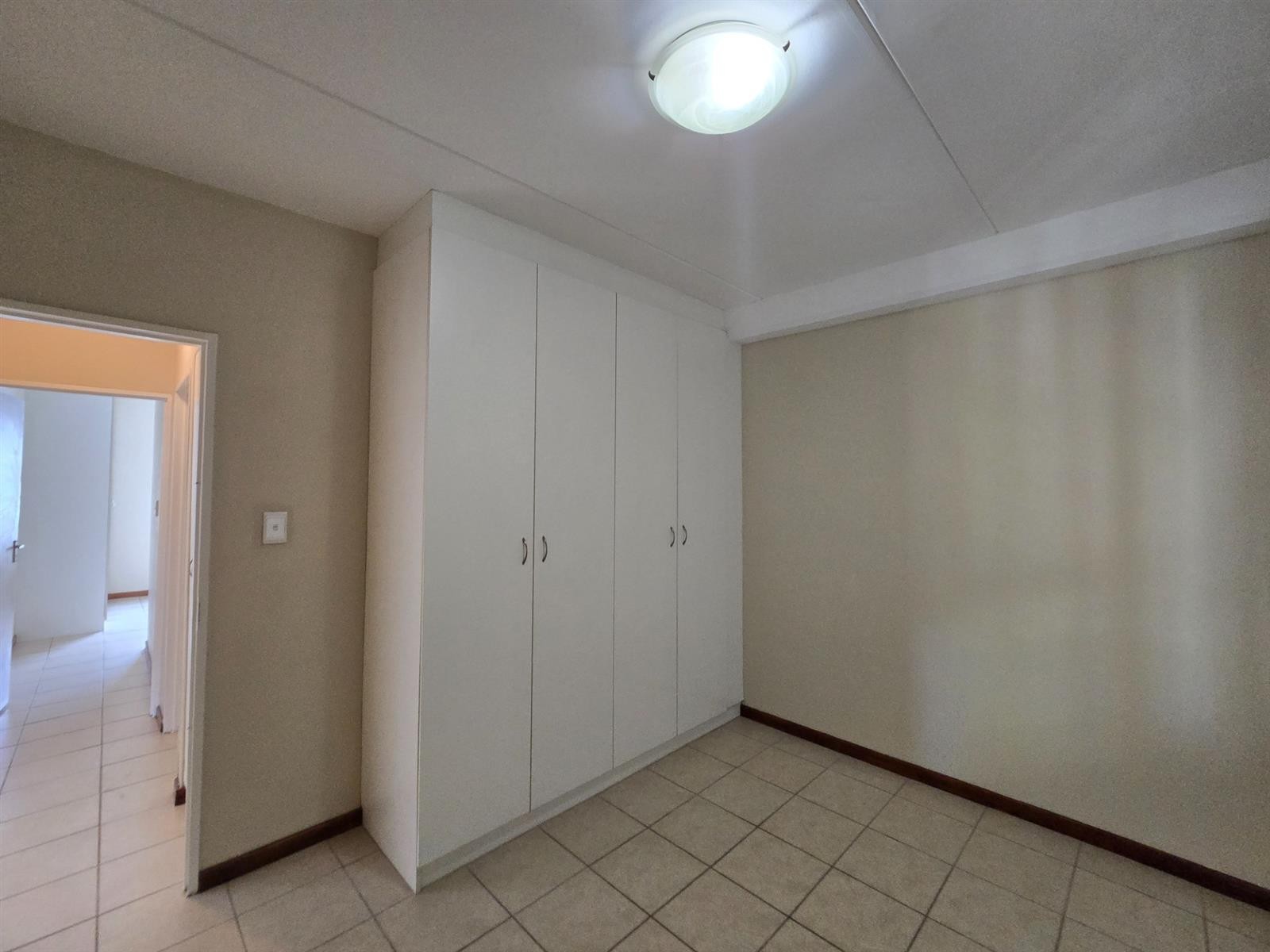 Spacious 2 bed 2 bath in popular estate