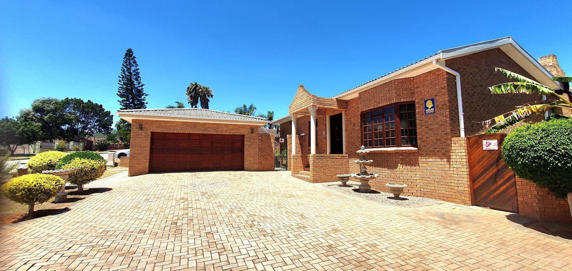 Stunning 4 bedroom House For Sale in Winterhoek Park, Uitenhage
