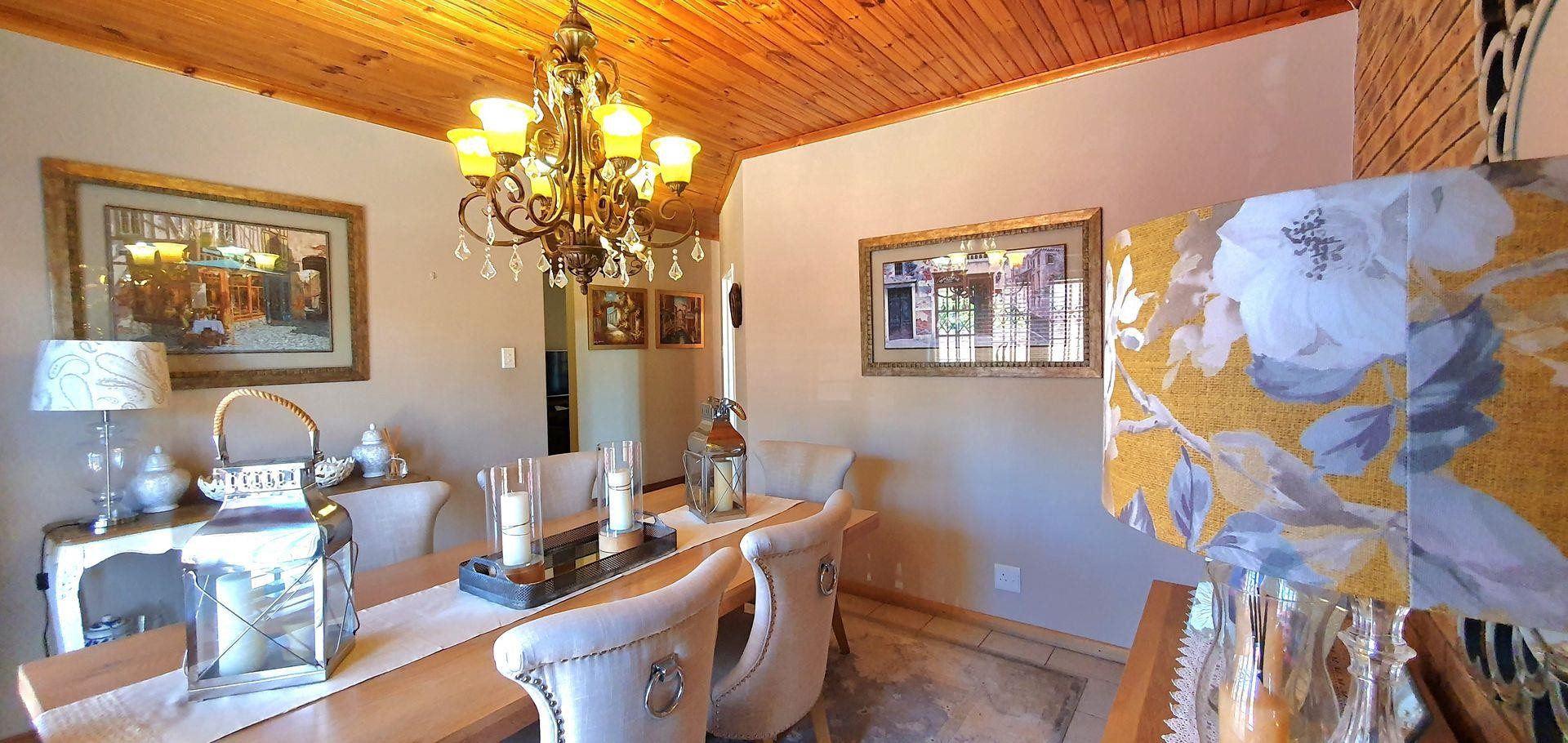 Stunning 4 bedroom House For Sale in Winterhoek Park, Uitenhage