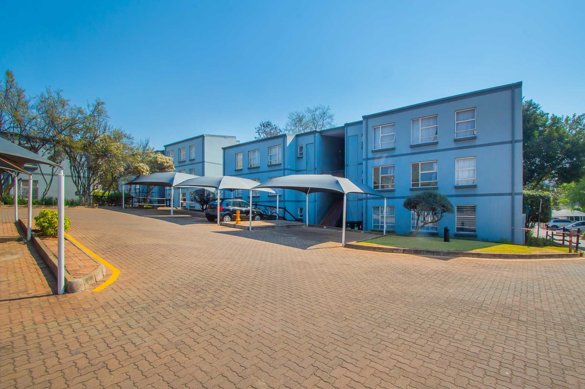 Apartment for sale in Westdene, Johannesburg, 60 m²