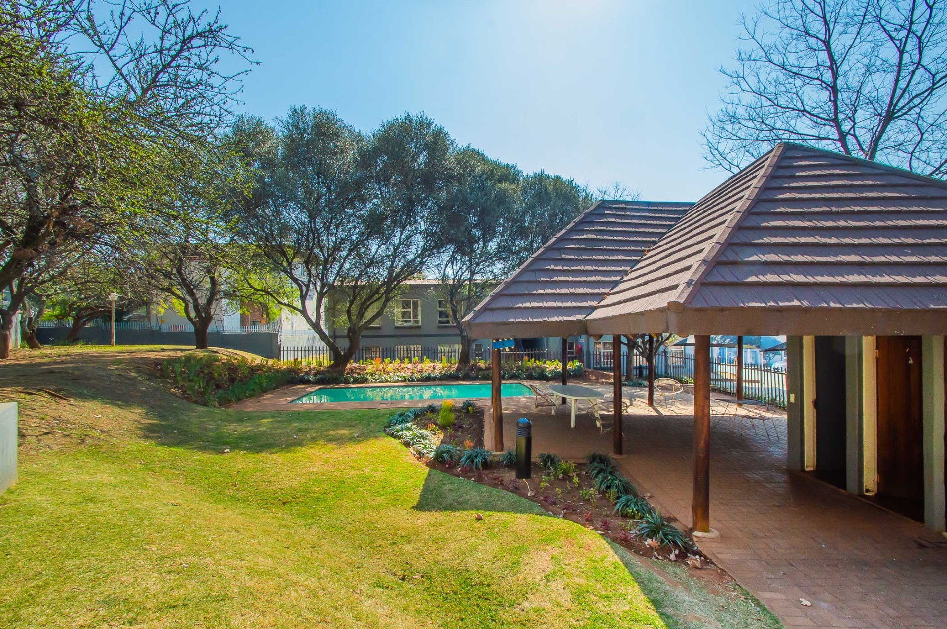 Apartment for sale in Westdene, Johannesburg, 60 m²