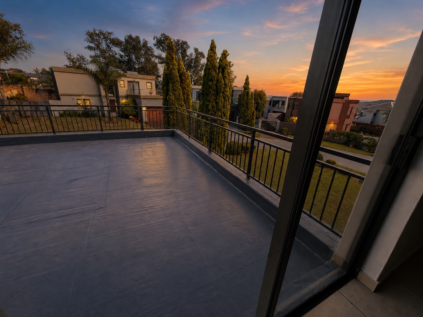 EXCLUSIVE 3 BED 2,5 BATH HOME KYALAMI HILLS
