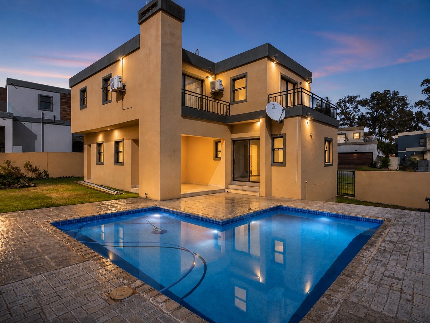 EXCLUSIVE 3 BED 2,5 BATH HOME KYALAMI HILLS
