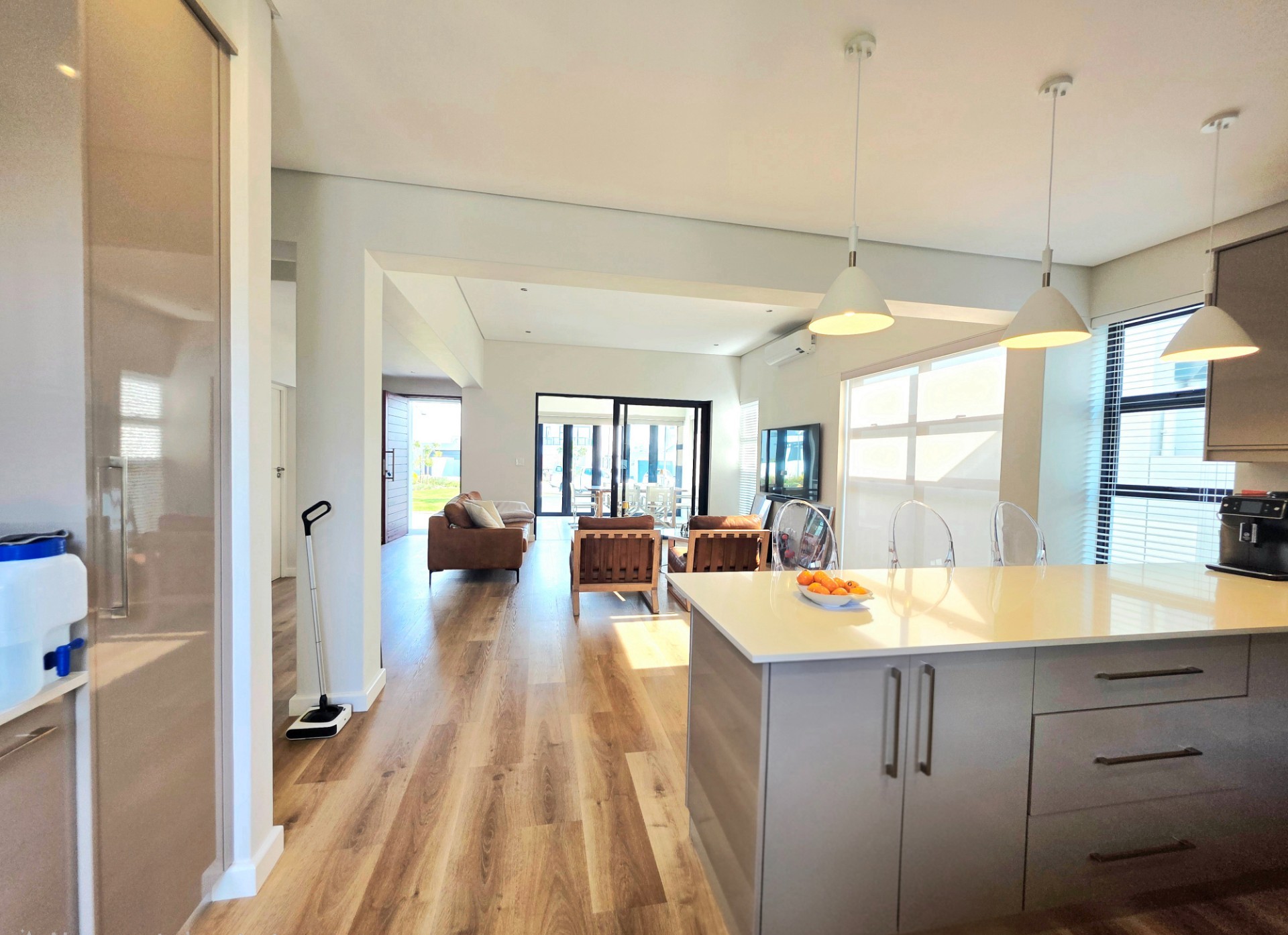 To Rent: Luxurious 3 bed Townhouse in Graanendal