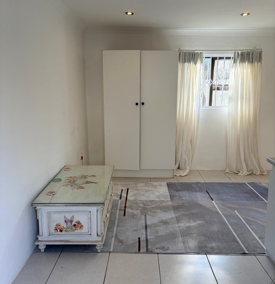 Secure Oasis for a professional female in the Pearl of Jukskei Park