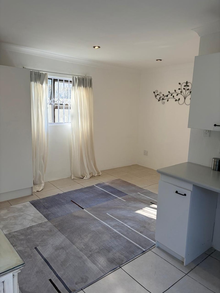 Secure Oasis for a professional female in the Pearl of Jukskei Park