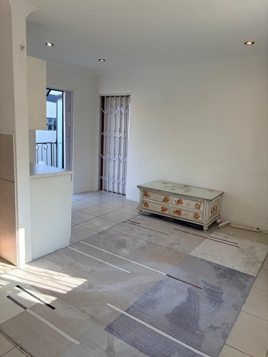 Secure Oasis for a professional female in the Pearl of Jukskei Park