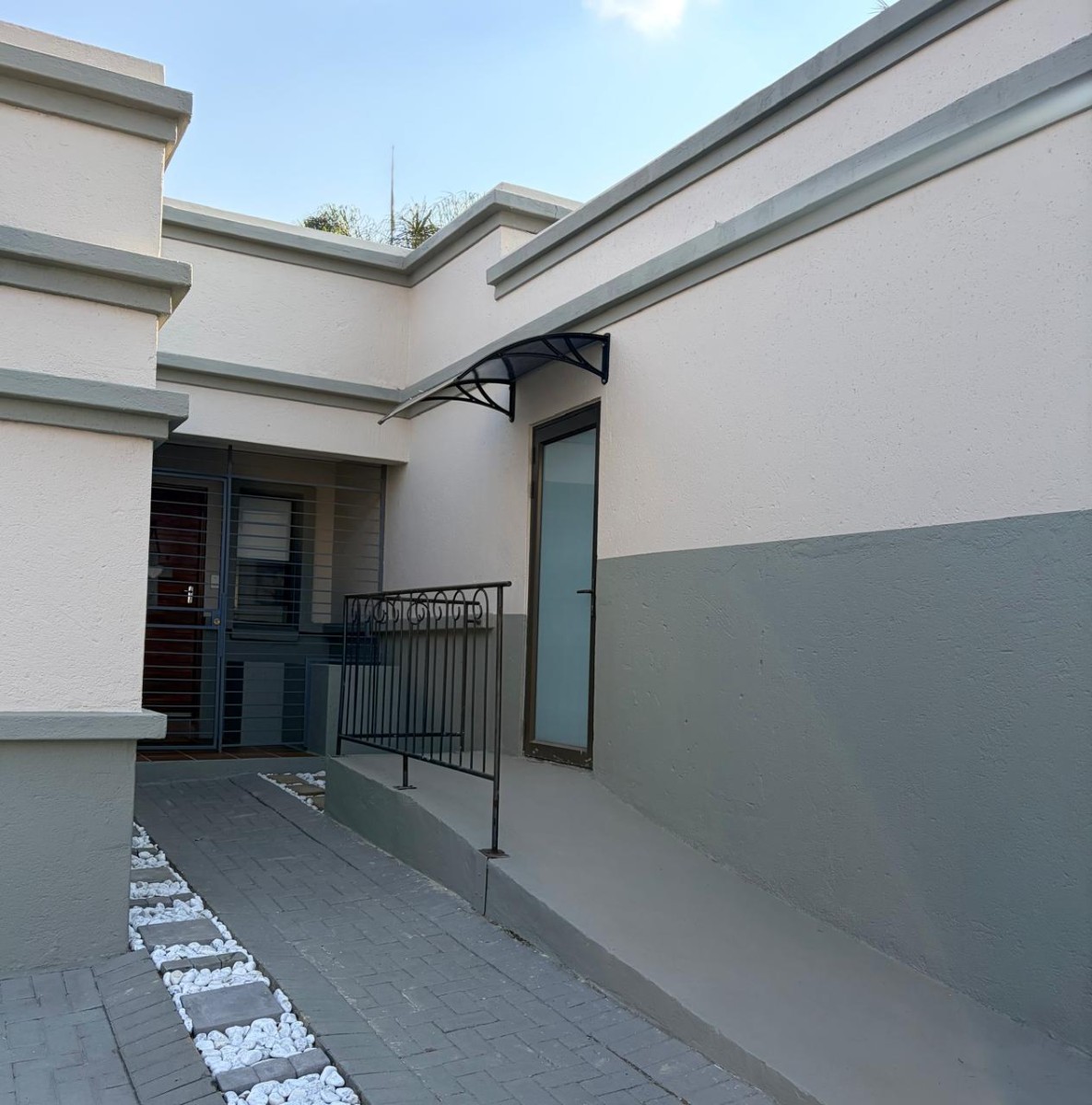 Secure Oasis for a professional female in the Pearl of Jukskei Park