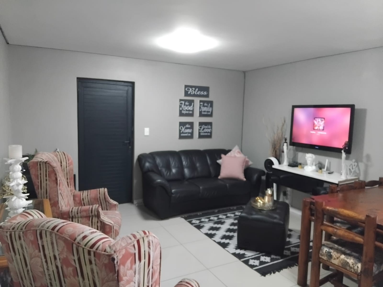 2 Bedroom Apartment to rent in Grassy Park