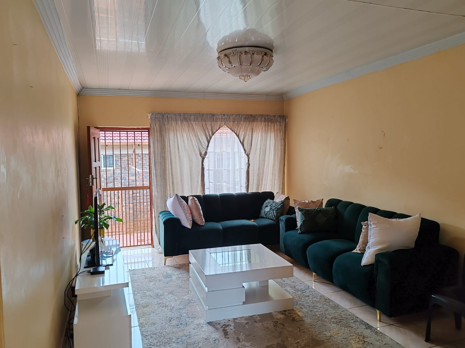 Townhouse For Sale in The Orchards Akasia